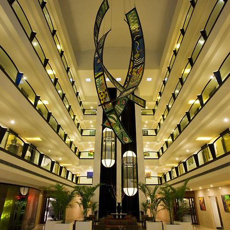 Lemon Tree Hotel, Indore Bagian luar foto