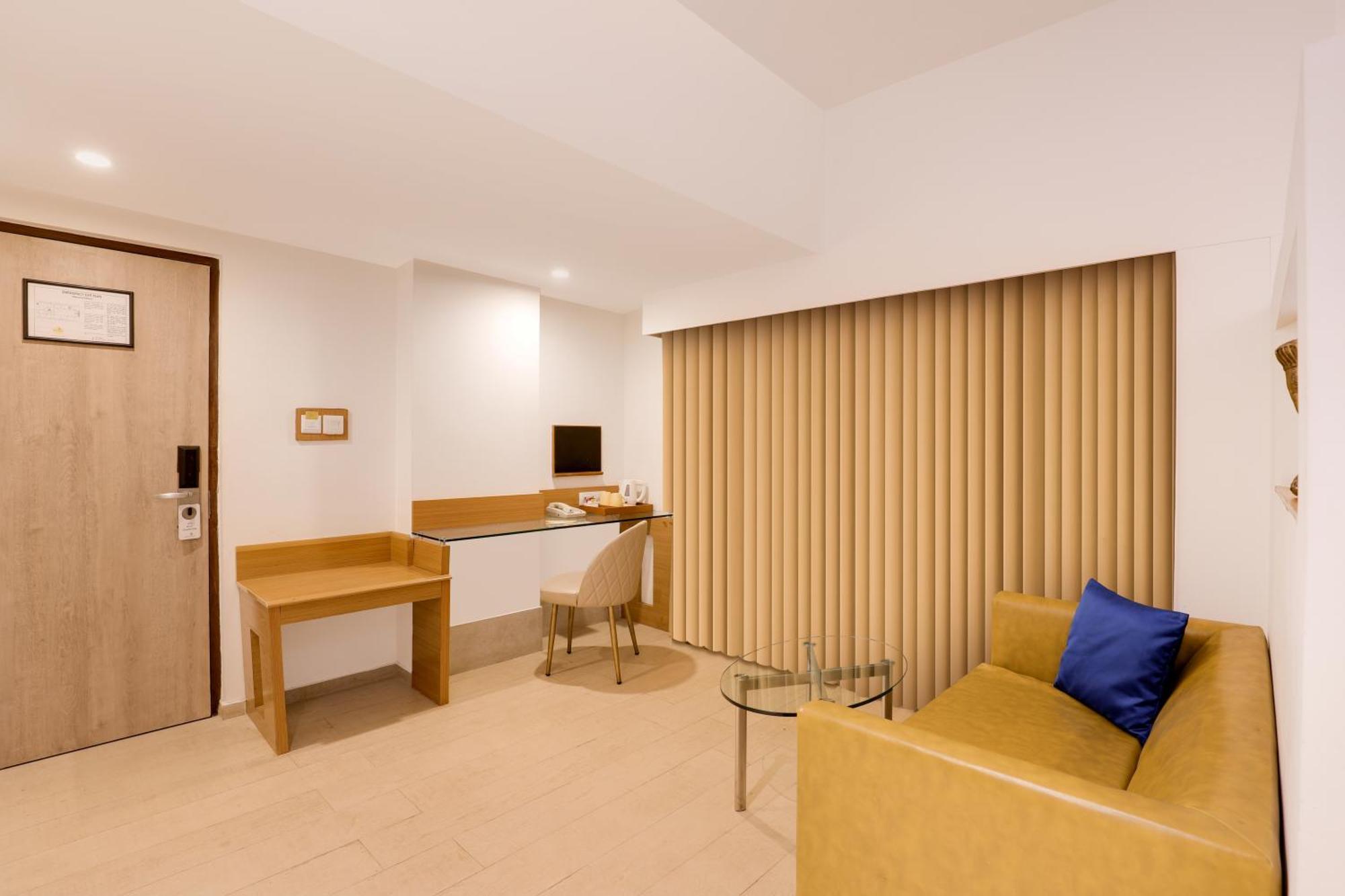 Lemon Tree Hotel, Indore Bagian luar foto