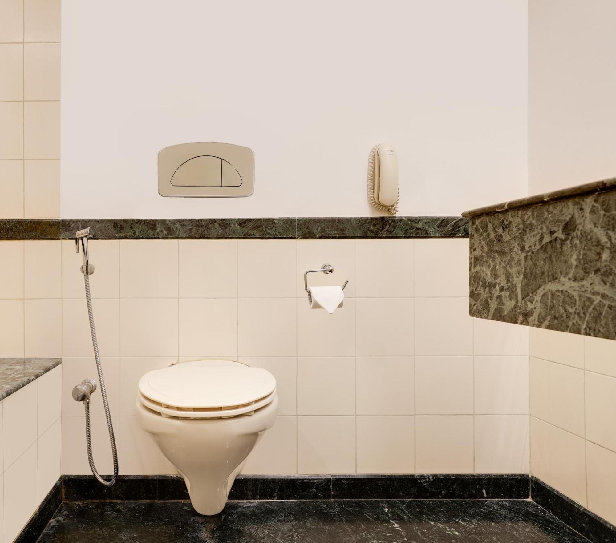 Lemon Tree Hotel, Indore Bagian luar foto