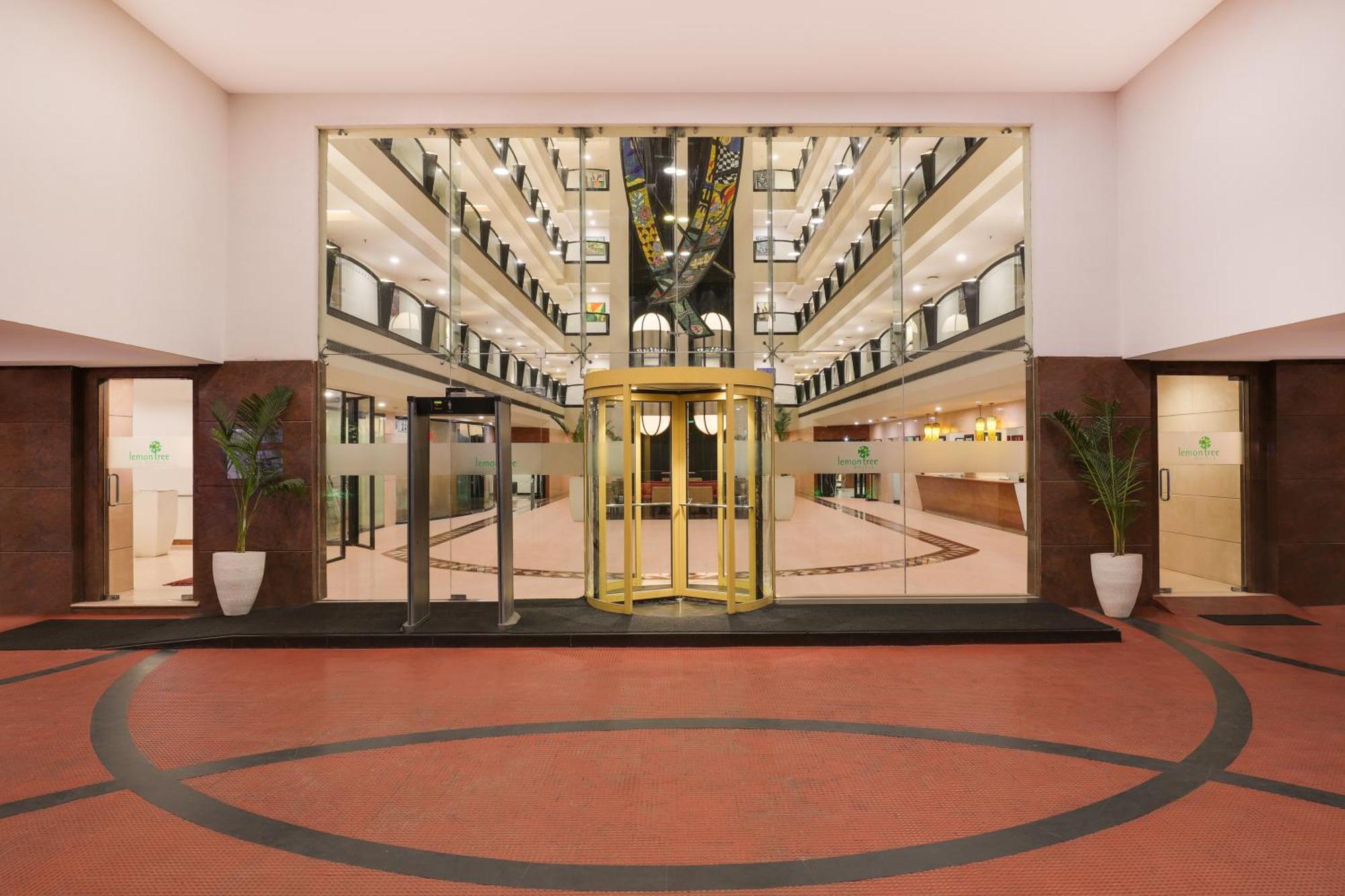 Lemon Tree Hotel, Indore Bagian luar foto