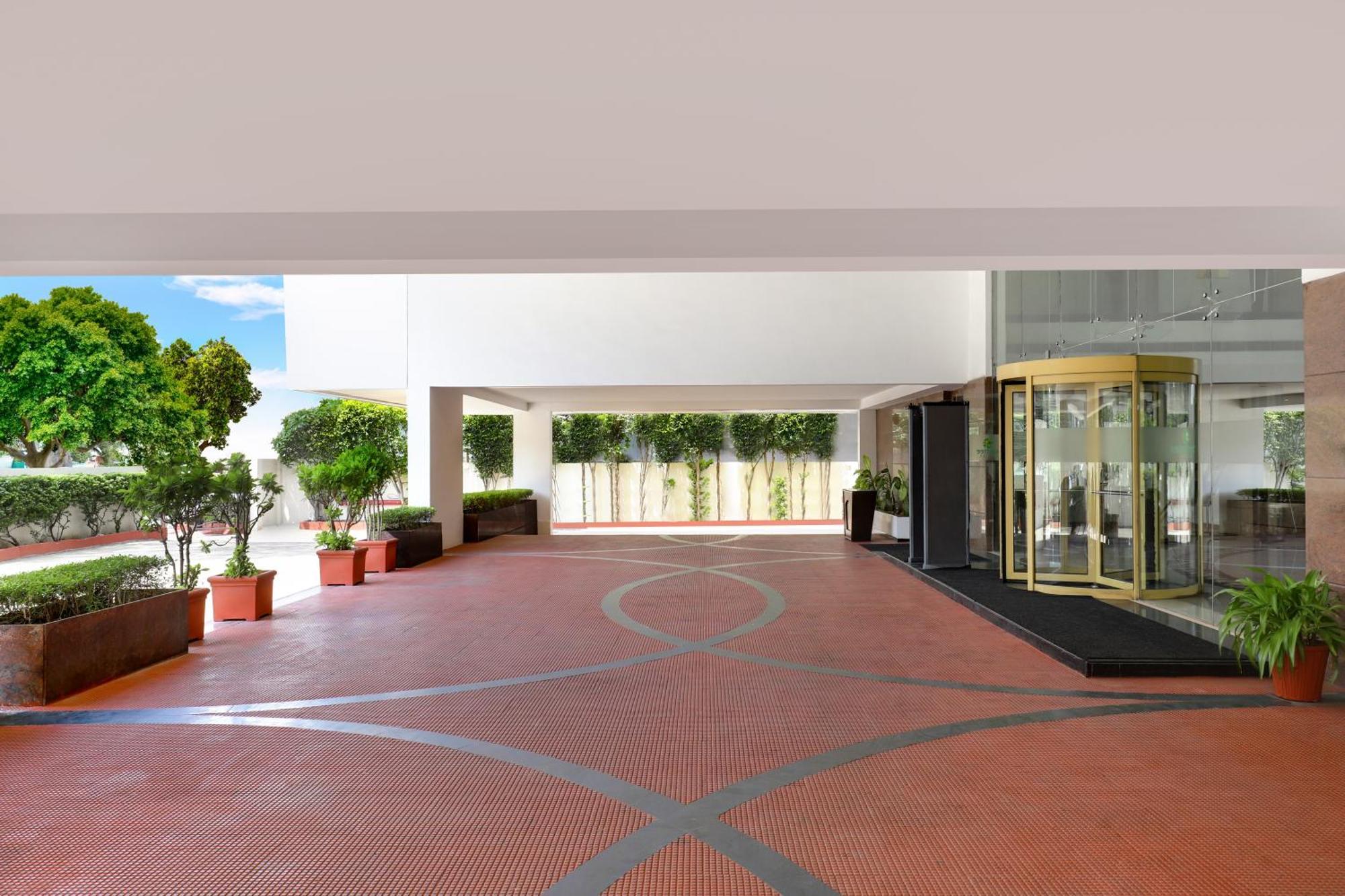 Lemon Tree Hotel, Indore Bagian luar foto