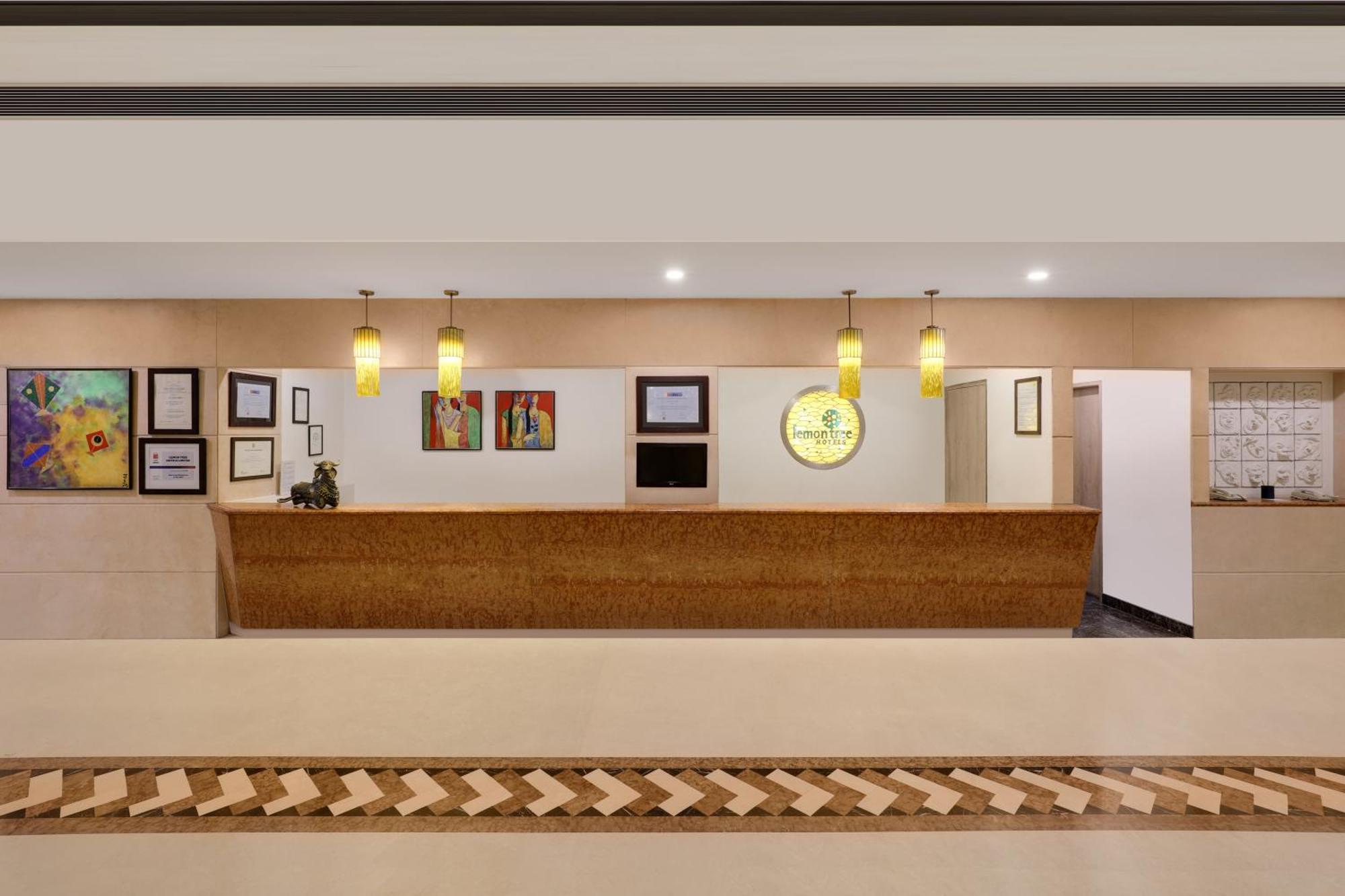 Lemon Tree Hotel, Indore Bagian luar foto