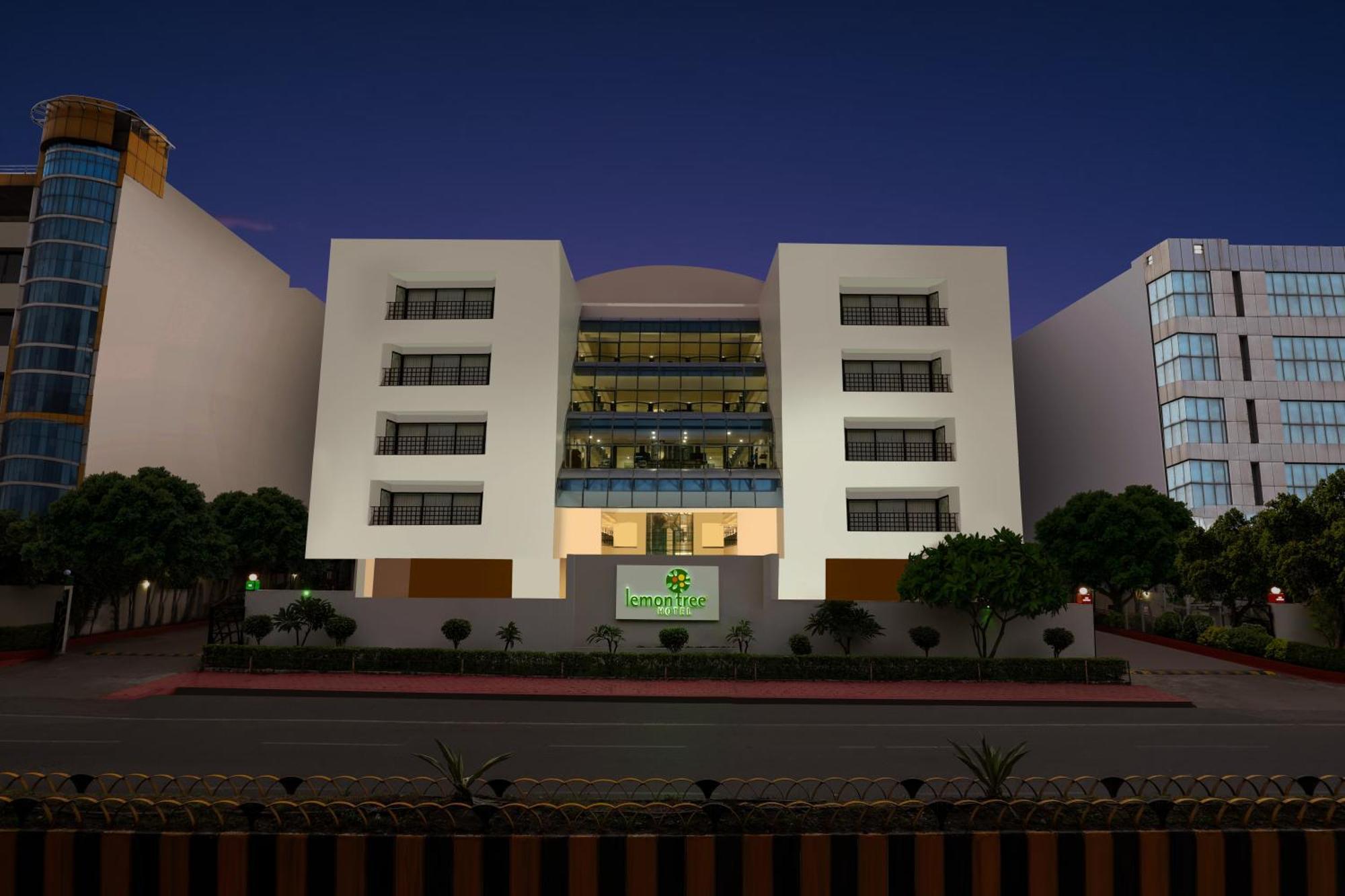 Lemon Tree Hotel, Indore Bagian luar foto