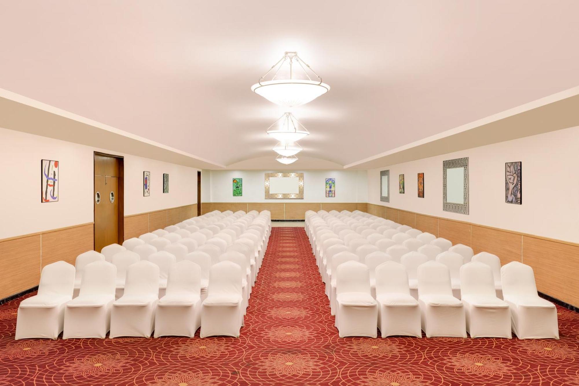 Lemon Tree Hotel, Indore Bagian luar foto