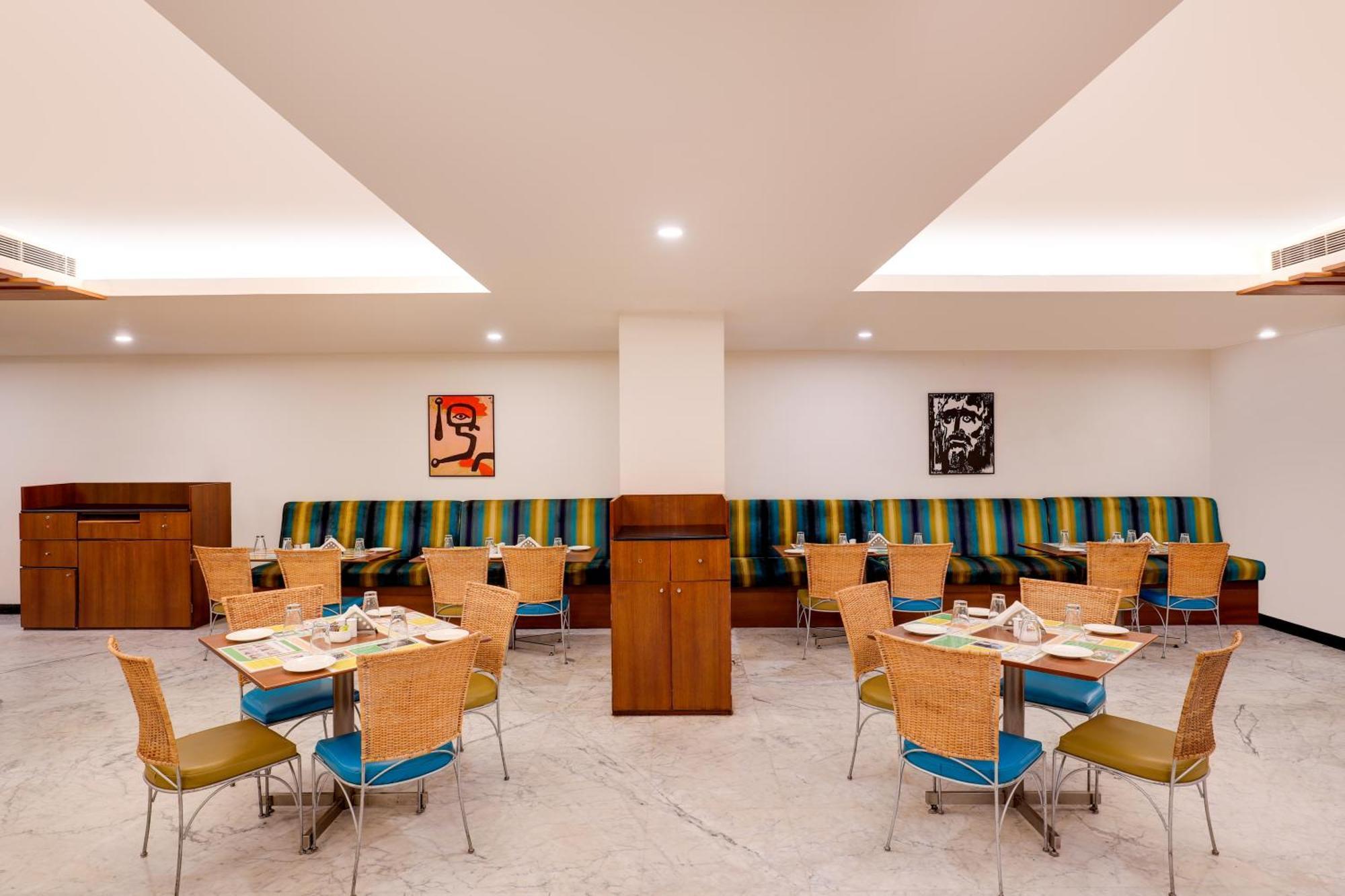 Lemon Tree Hotel, Indore Bagian luar foto