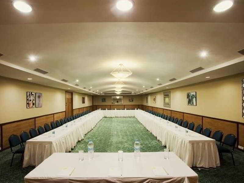 Lemon Tree Hotel, Indore Bagian luar foto
