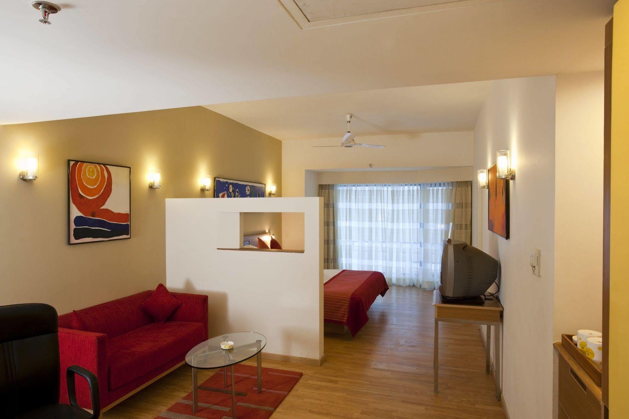 Lemon Tree Hotel, Indore Bagian luar foto