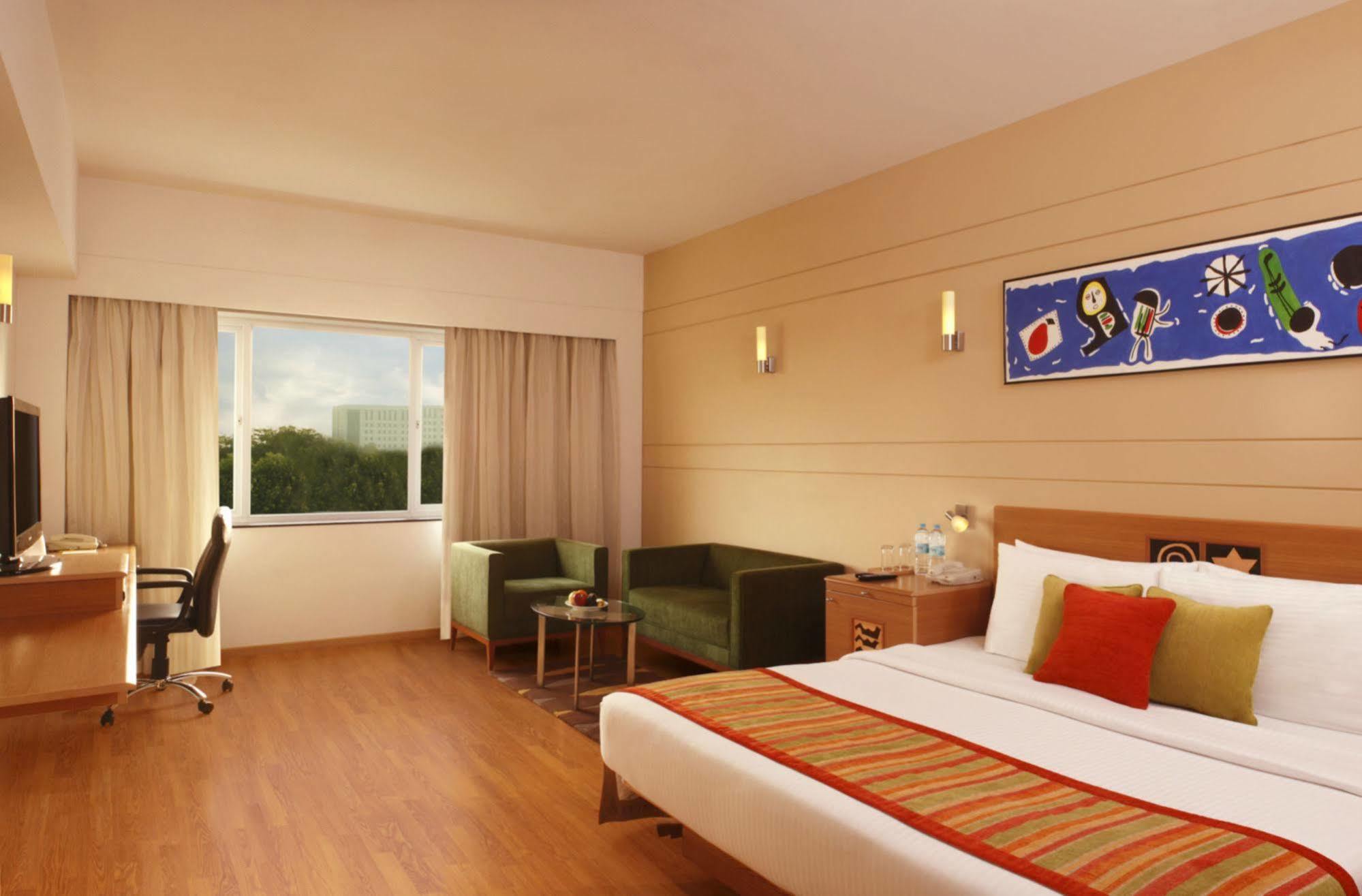 Lemon Tree Hotel, Indore Bagian luar foto