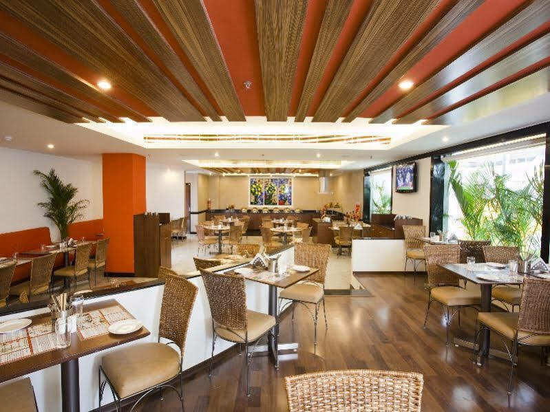 Lemon Tree Hotel, Indore Bagian luar foto